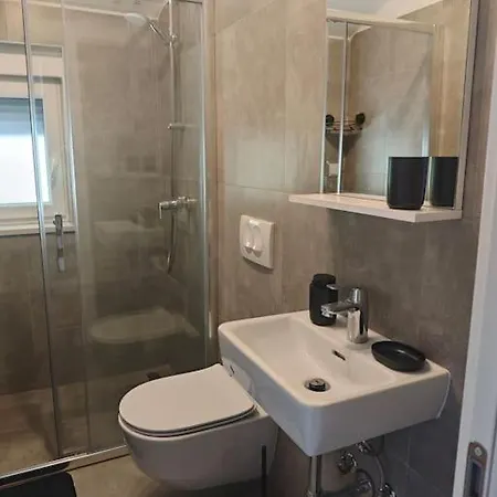 Aduros Bayview *