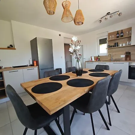 דירה Aduros Bayview