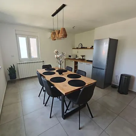 Aduros Bayview Dobreć