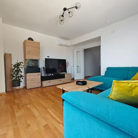 Apartamento Aduros Bayview *